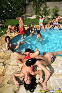 Sexparty By The Pool