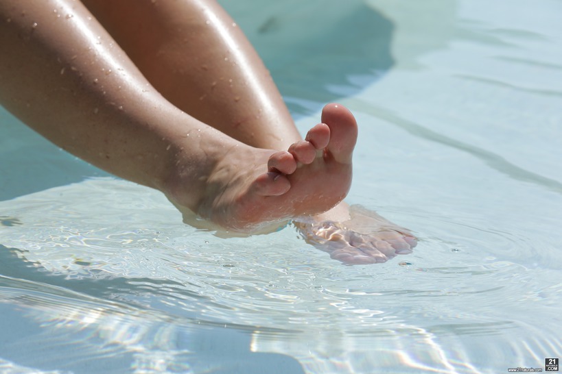 Wet Feet 01