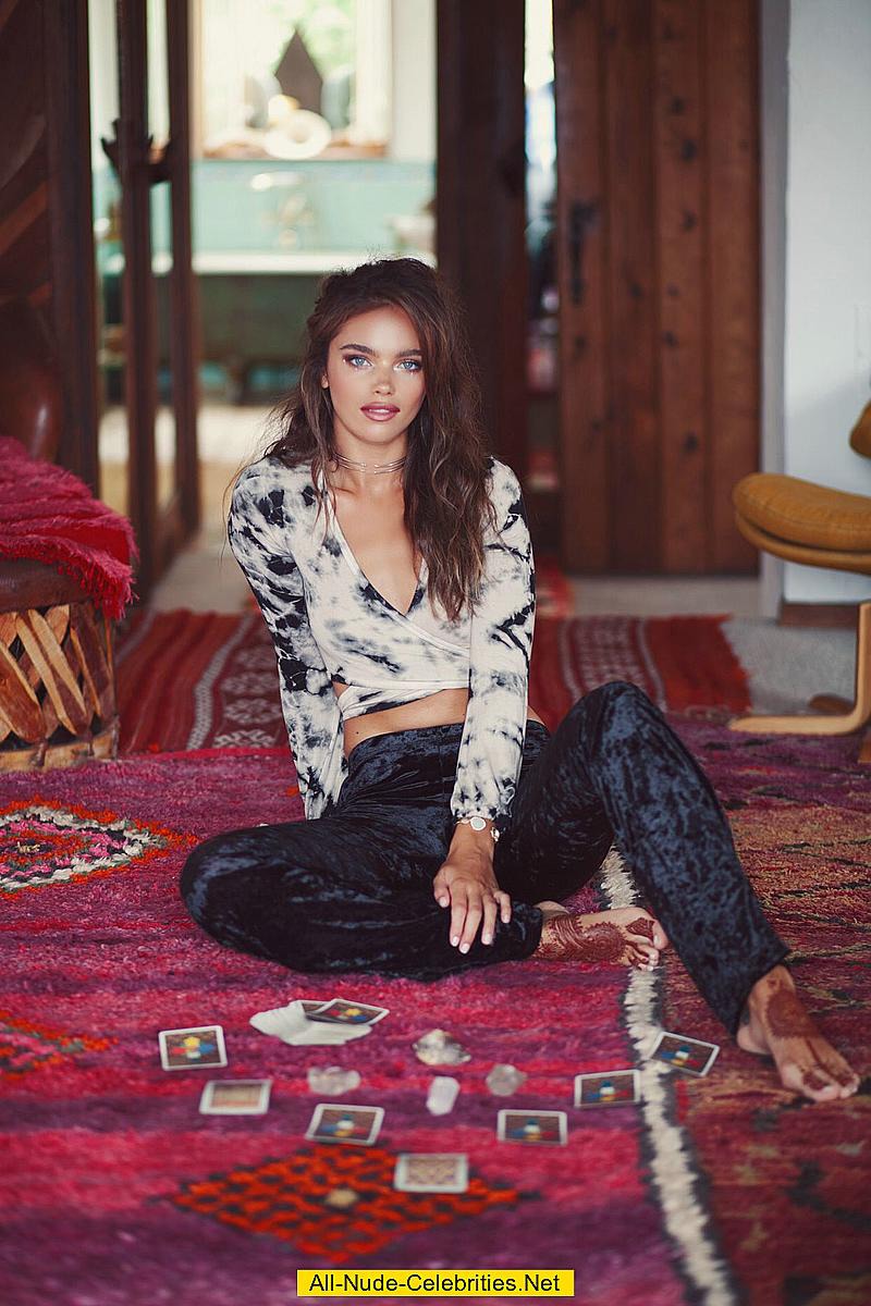 Beautiful Babe Jena Goldsack 15