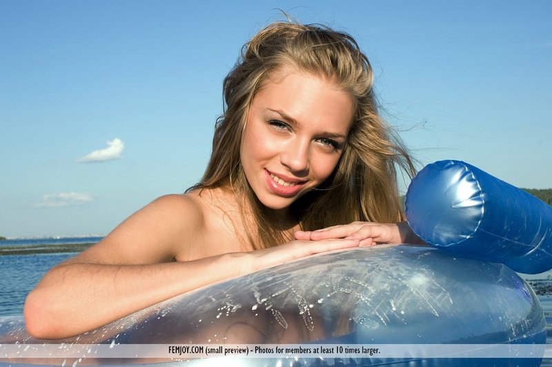 Beata In The Lake 00