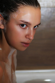 Beautiful Brunette Elin