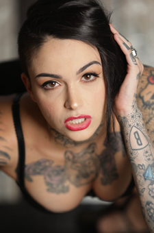 Tomboy's And Tattoos: Leigh Raven